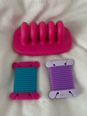 Set of 2 Legami Earphone Winders and a Fuchsia Quirky Weighted Cable Organizer